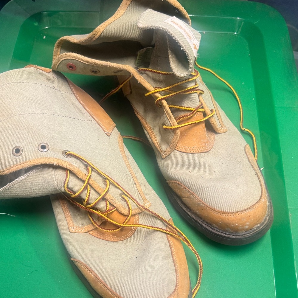 Timberland Men's Boots in Tan and Cream